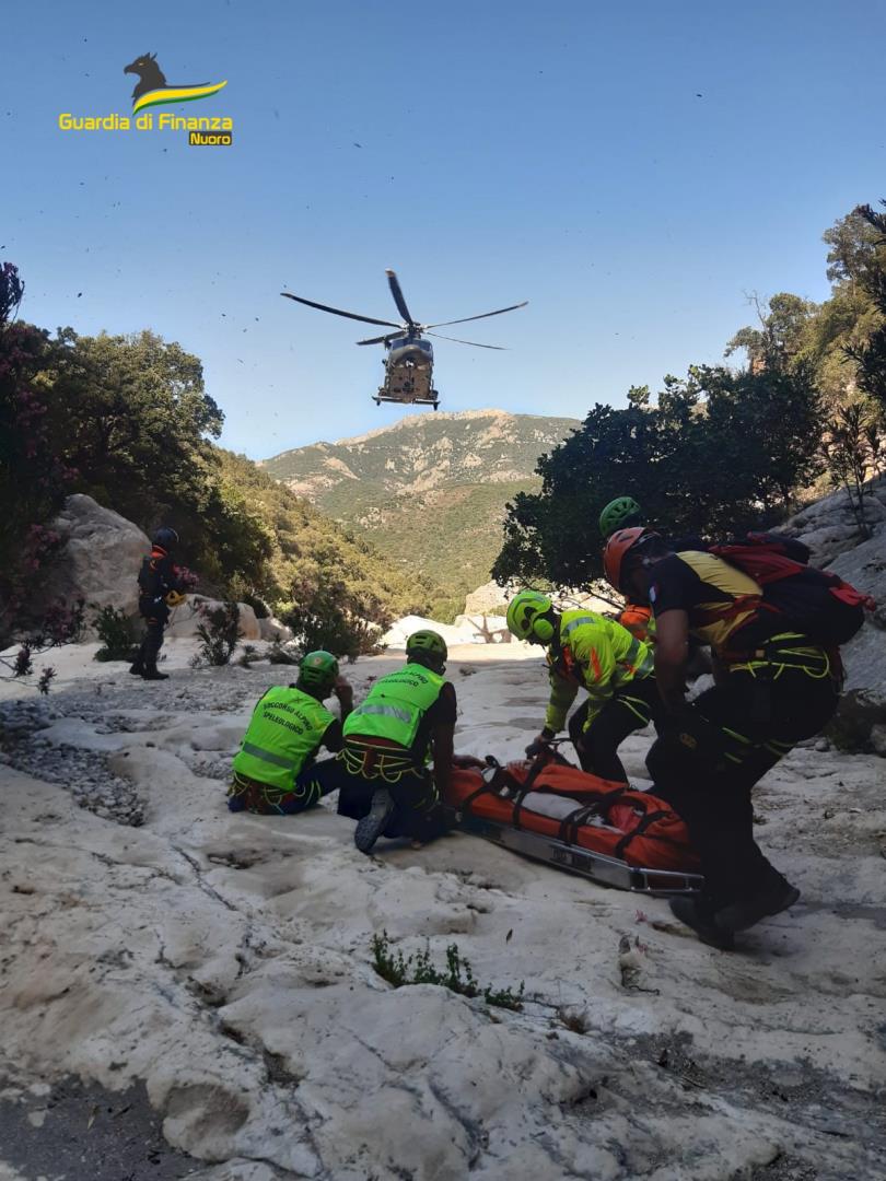 adn24 nuoro | escursionista belga soccorsa nel canyon gorropu intervento congiunto di soccorso alpino e aeronautica militare