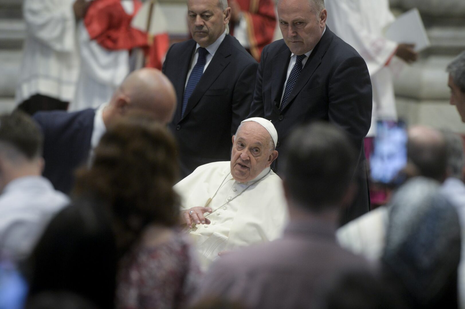 adn24 papa francesco la democrazia non è in buona salute