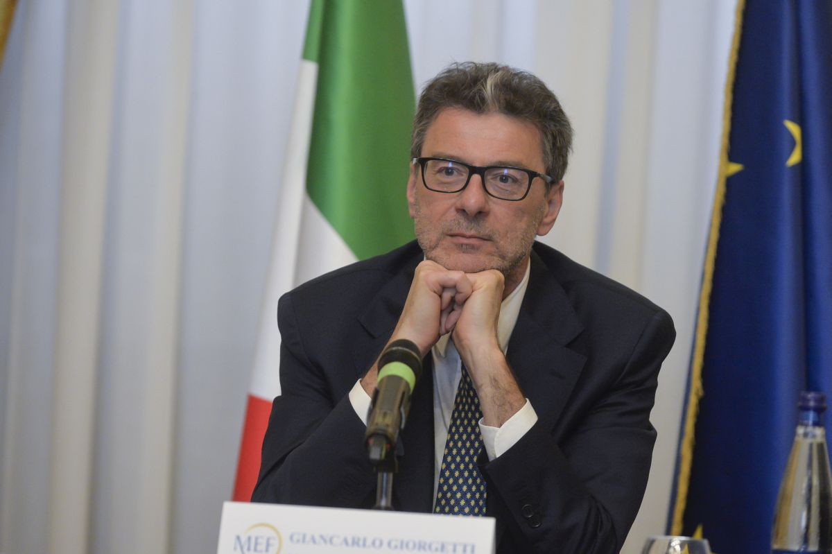 adn24 giorgetti in arrivo decreti per realizzare il federalismo