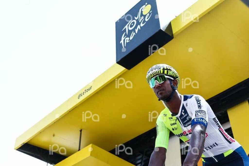 adn24 girmay vince la 12a tappa al tour pogacar resta in giallo