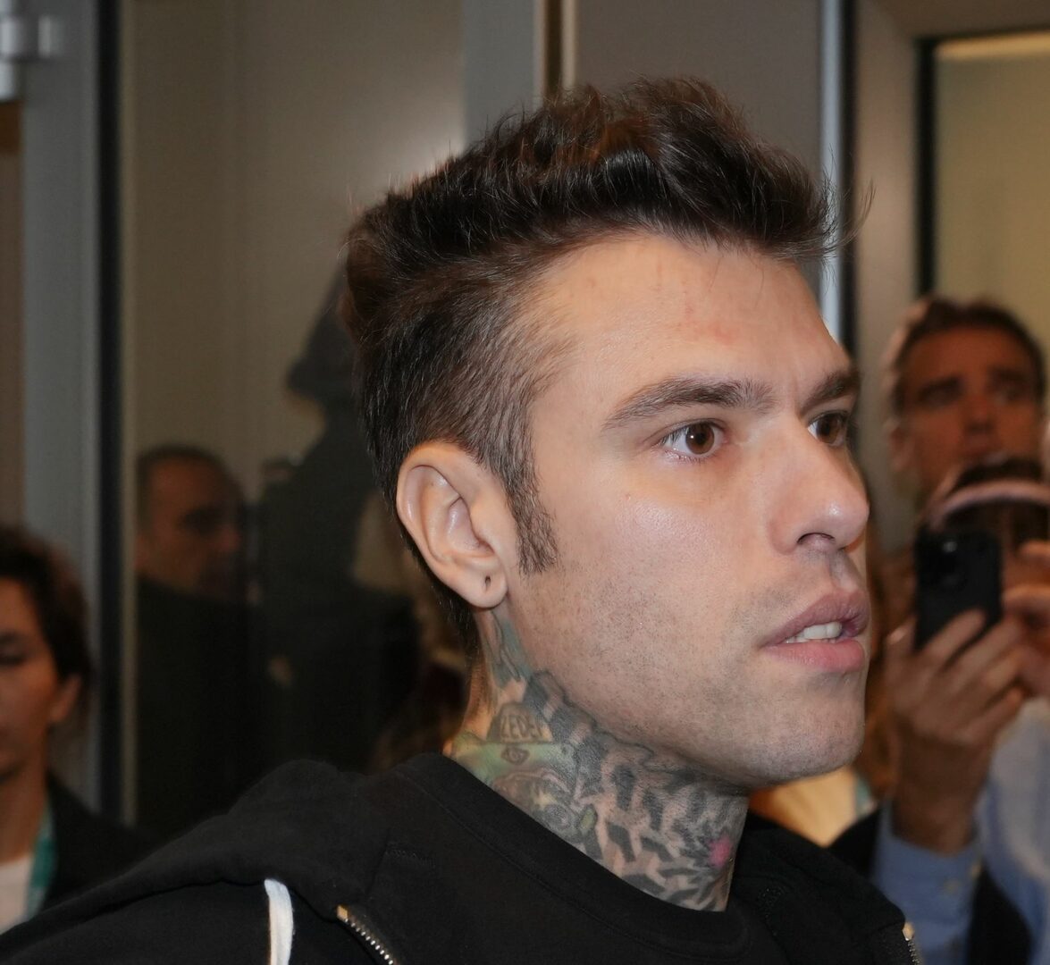 adn24 fedez dimesso dallospedale