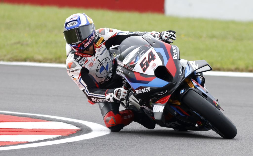 adn24 superbike razgatlioglu fa bottino pieno a donington