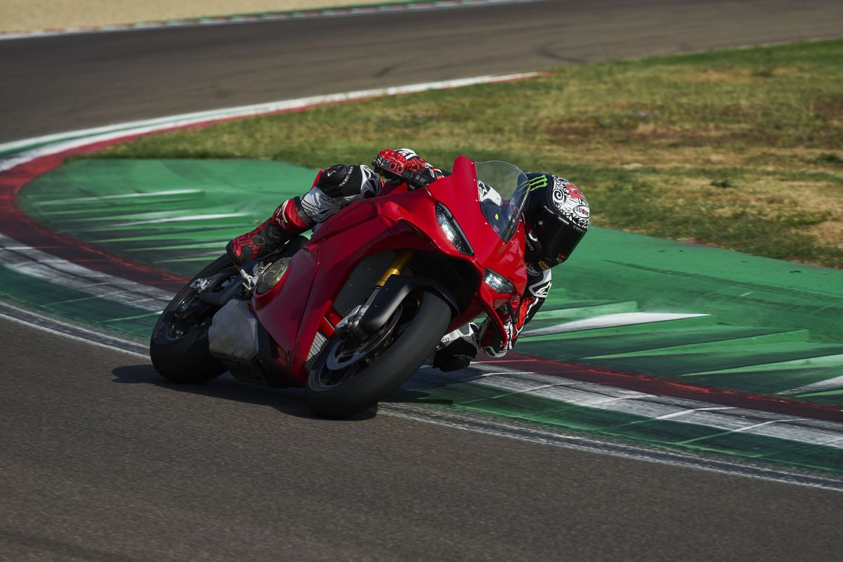 adn24 tecnologia innovativa bosch sulla nuova ducati panigale v4