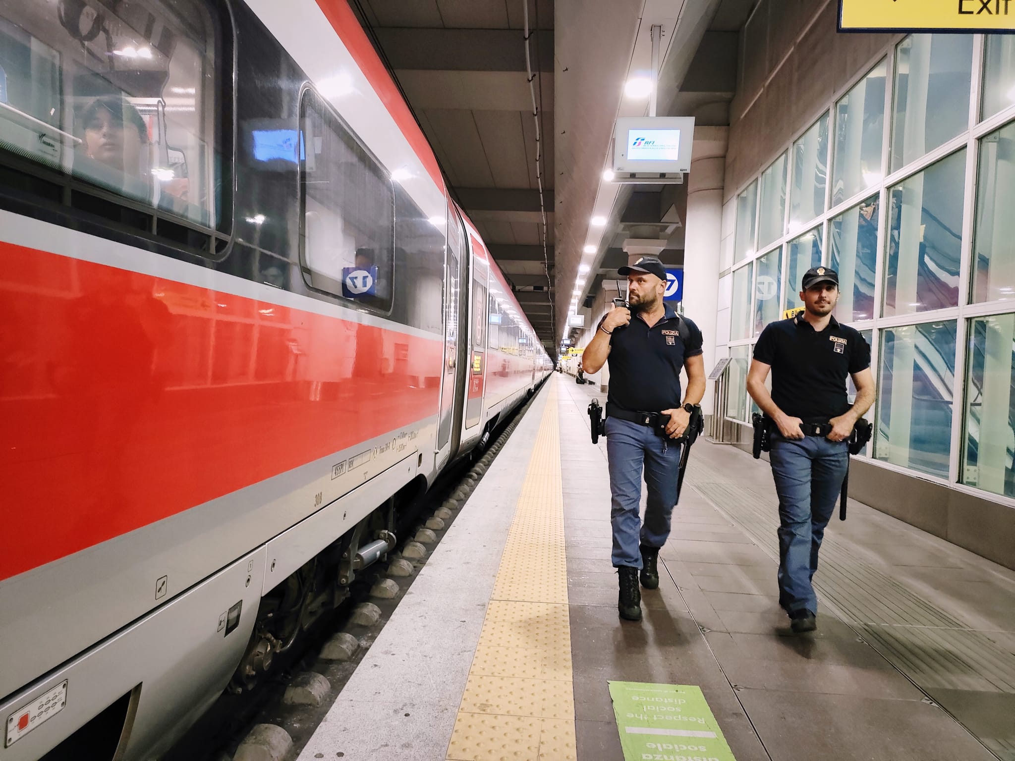 adn24 ferrara | sassi sui binari identificati quattro minorenni dalla polizia di stato