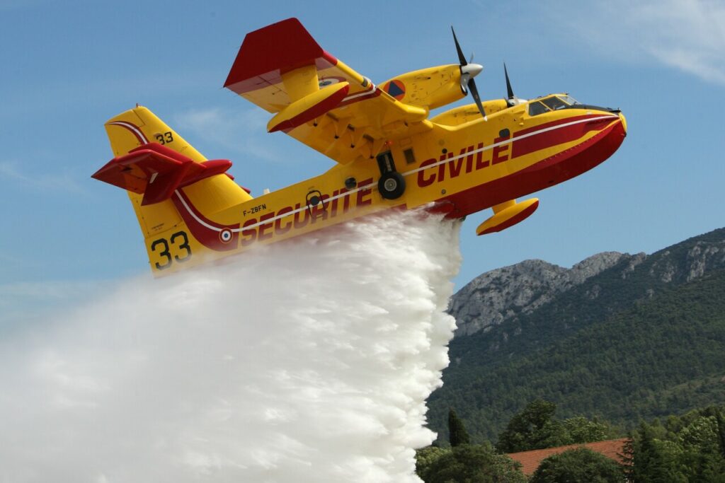 adn24 incendi | roghi nel palermitano a godrano e prizzi canadair in azione