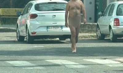  ‣ adn24 lamezia terme (cz) | uomo cammina nudo per strada