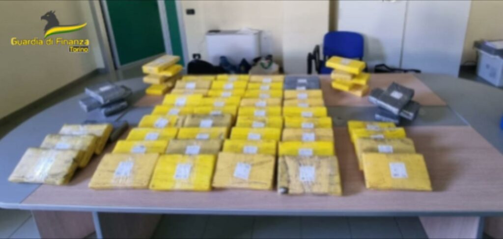 adn24 torino | maxi sequestro di cocaina per un valore di 8 milioni di euro arrestato un 52enne albanese