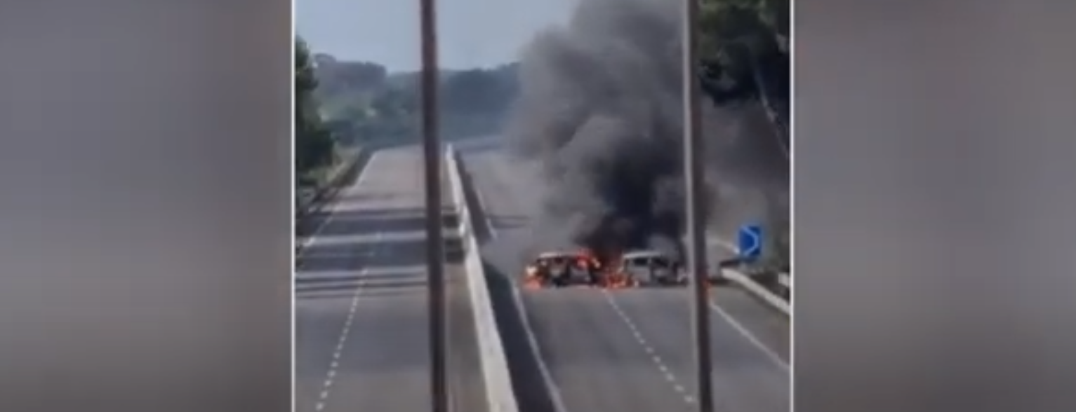 adn24 brindisi | portavalori preso dassalto in autostrada auto in fiamme e colpi di arma da fuoco