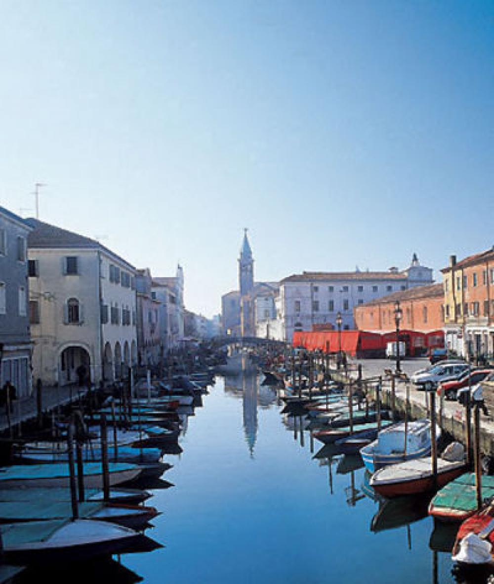 adn24 venezia | ragazza si tuffa in acqua e annega durante la notte del redentore