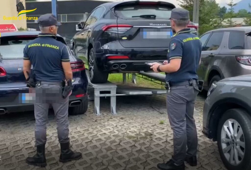 adn24 varese | operazione easy car scoperta maxi frode nel commercio di auto di lusso sequestrati oltre 7 milioni di euro video