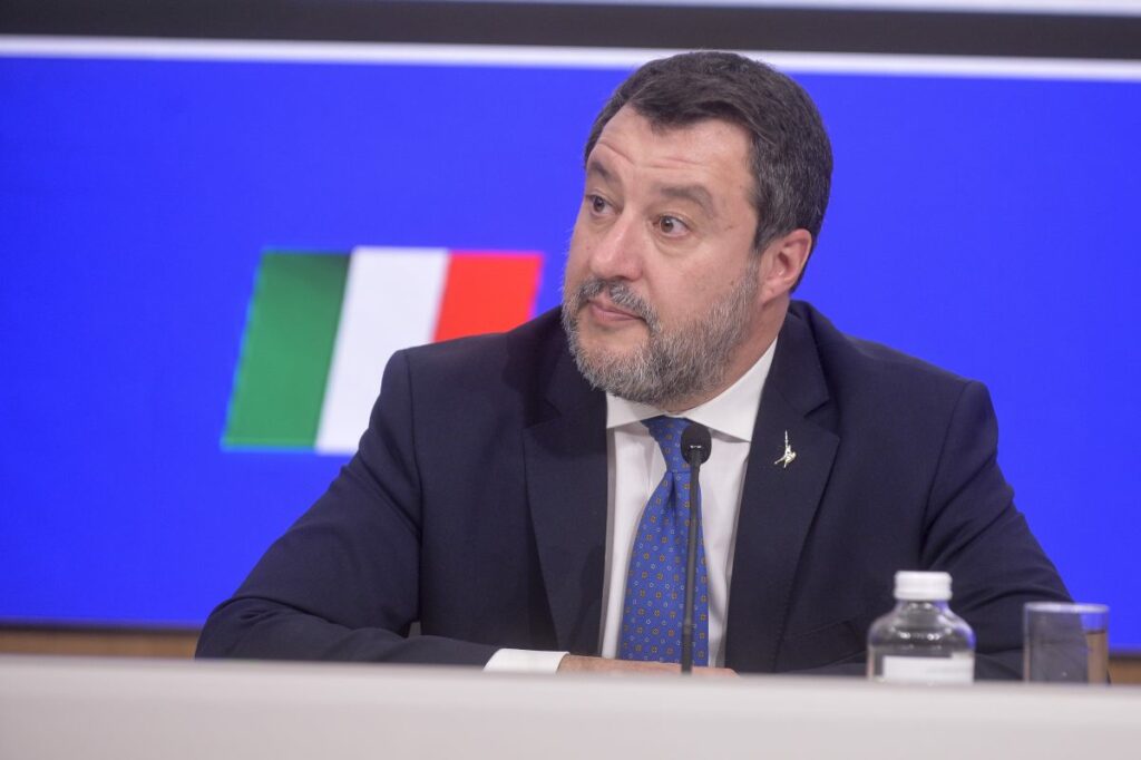 adn24 manovra salvini già al lavoro priorità mantenere aumento stipendi