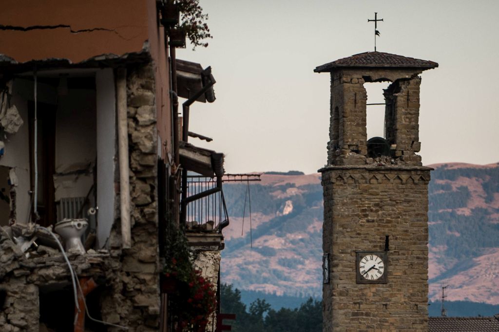 adn24 8 anni fa il sisma di amatrice meloni cè ancora molto da fare