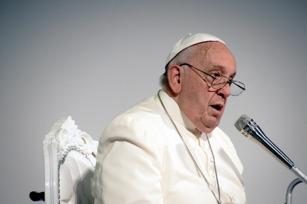 adn24 papa francesco respingere i migranti è un peccato grave