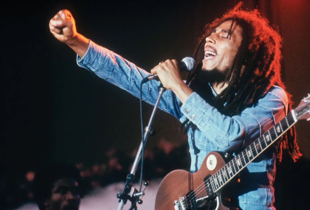 adn24 la storia di bob marley il leggendario cantautore e attivista giamaicano