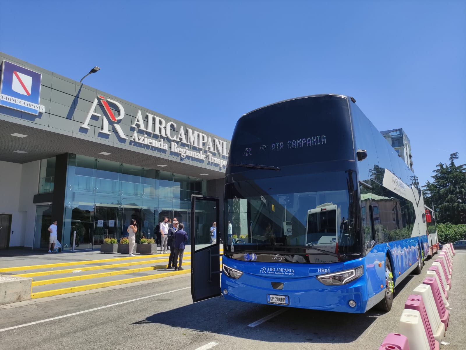 adn24 casoria na | tentativo di rapina a extracomunitaria su un bus di air campania