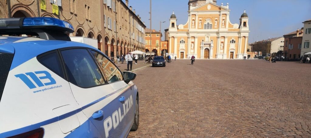 adn24 carpi | sorpreso dalla polizia mentre cercava di forzare un distributore di presidi medici denunciato