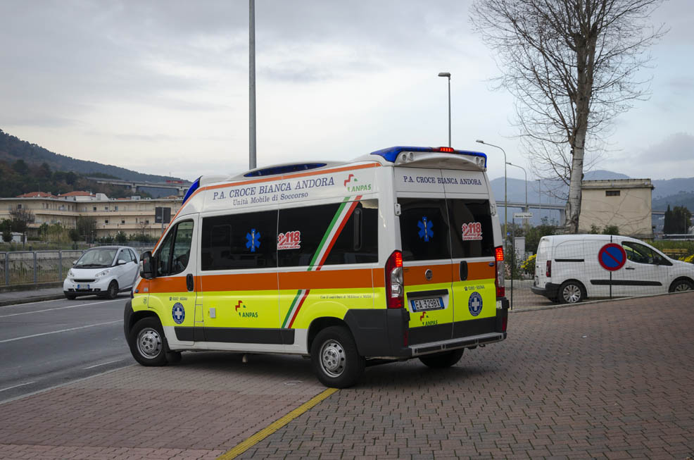 adn24 andora sv | coppia di giovani aggredita sullaurelia indagano i carabinieri