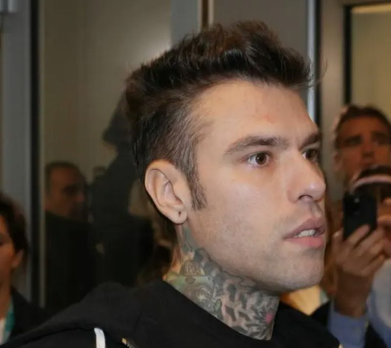 adn24 fedez minaccia staffelli adesso paghi con una bella querela ecco cosa è successo