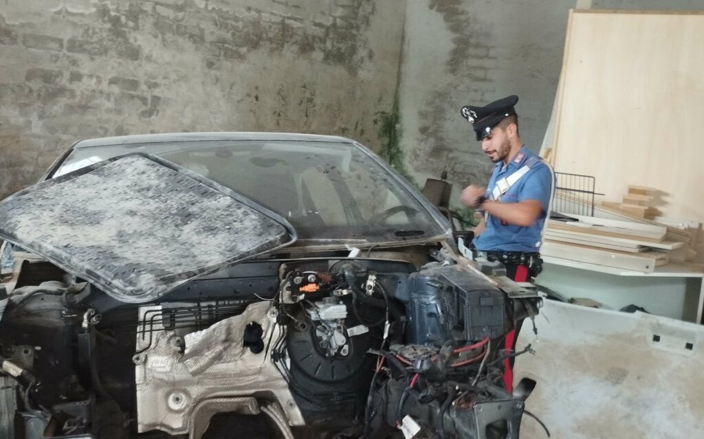 adn24 frascati | sorpresi a sotterrare telai di auto rubate carabinieri arrestano due persone