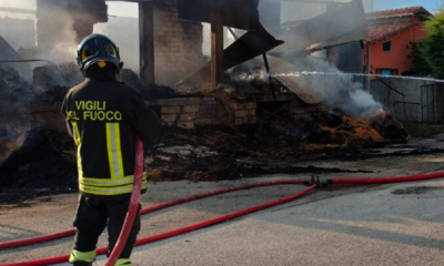 adn24 campobasso | incendio devastante in una struttura agricola