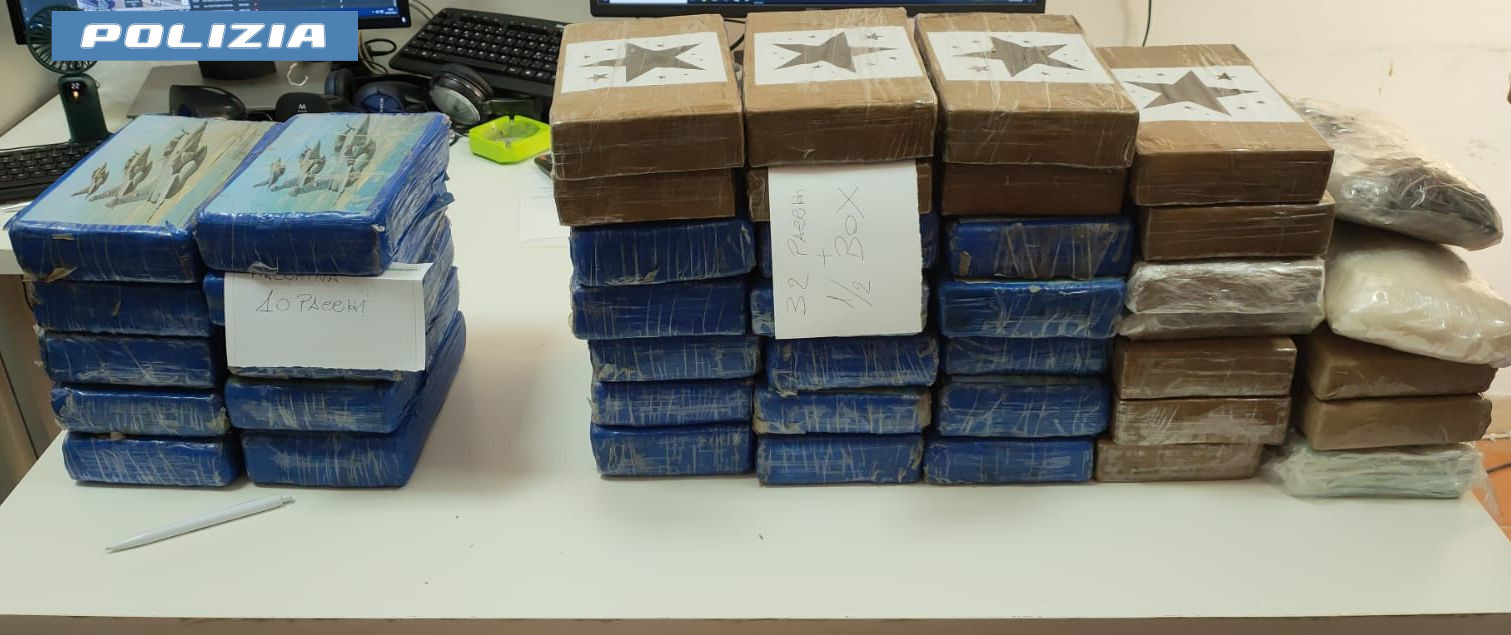 adn24 roma | maxi blitz della squadra mobile sequestrati 485 kg di cocaina e quasi 100000 euro in contanti