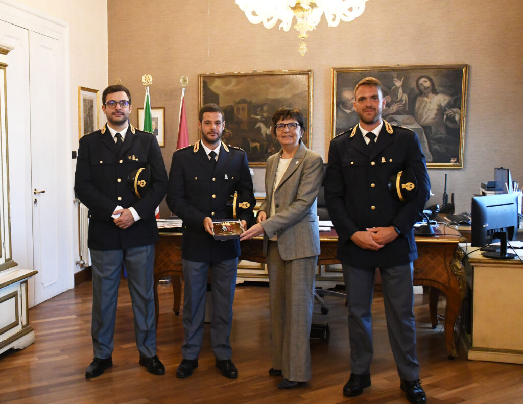 adn24 genova | sette nuovi commissari della polizia di stato iniziano il servizio