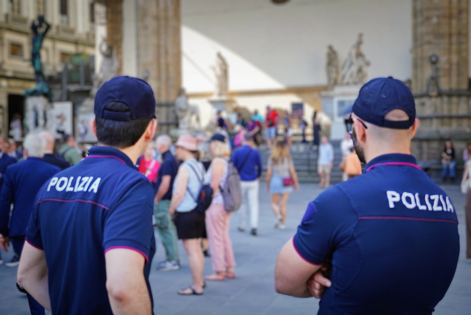 adn24 bari | anziano smarrito soccorso dalla polizia di stato