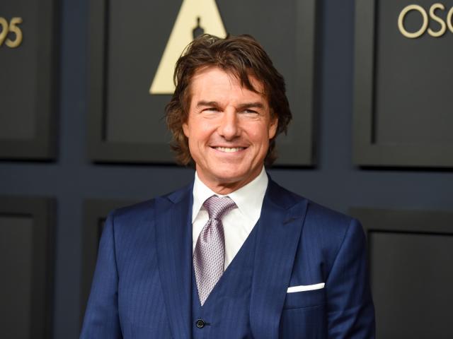 adn24 tom cruise chiuderà le olimpiadi di parigi con una spettacolare acrobazia