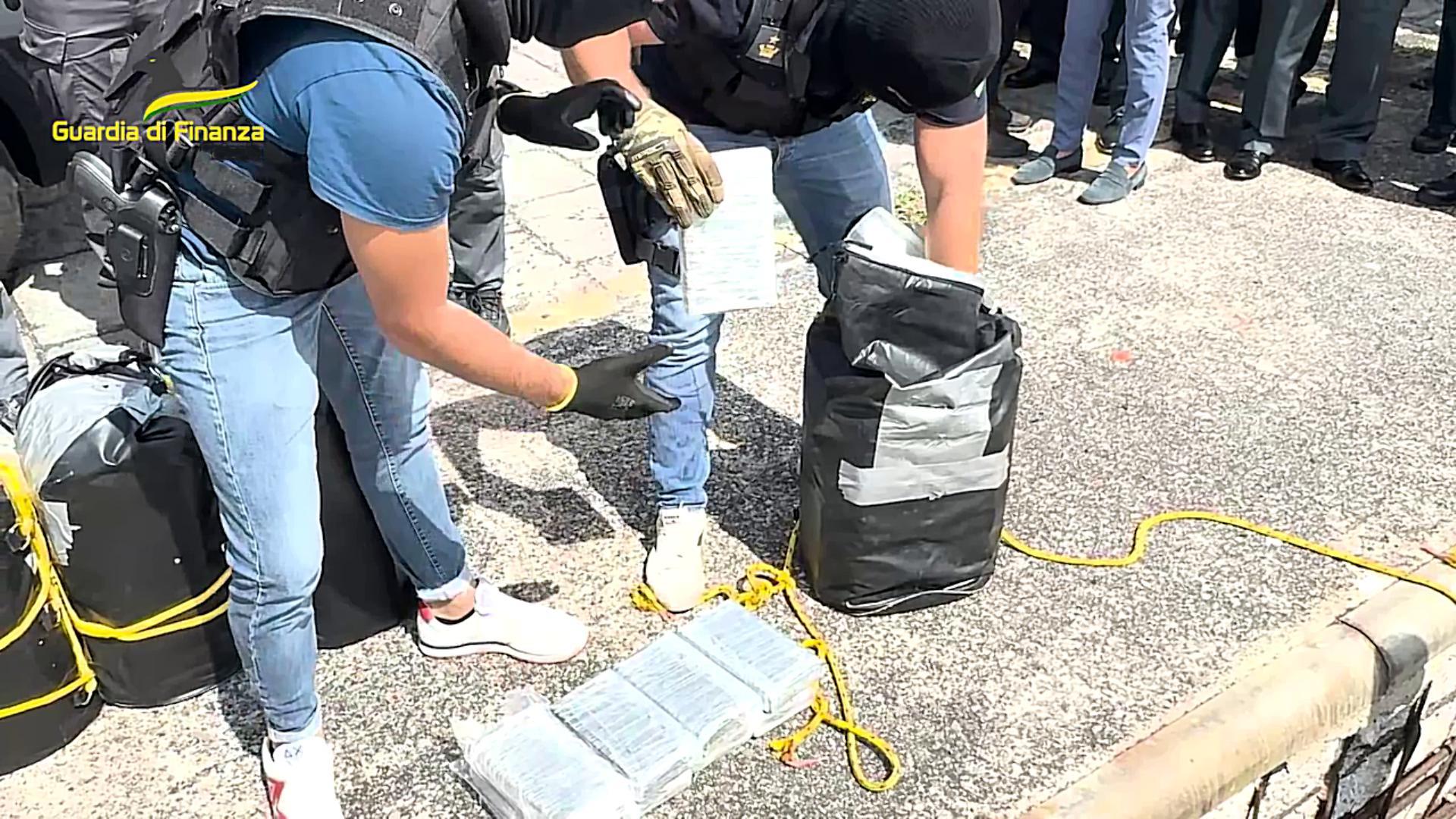 adn24 catania | maxi operazione antidroga della gdf sequestrati 540 kg di cocaina e arrestati 5 soggetti