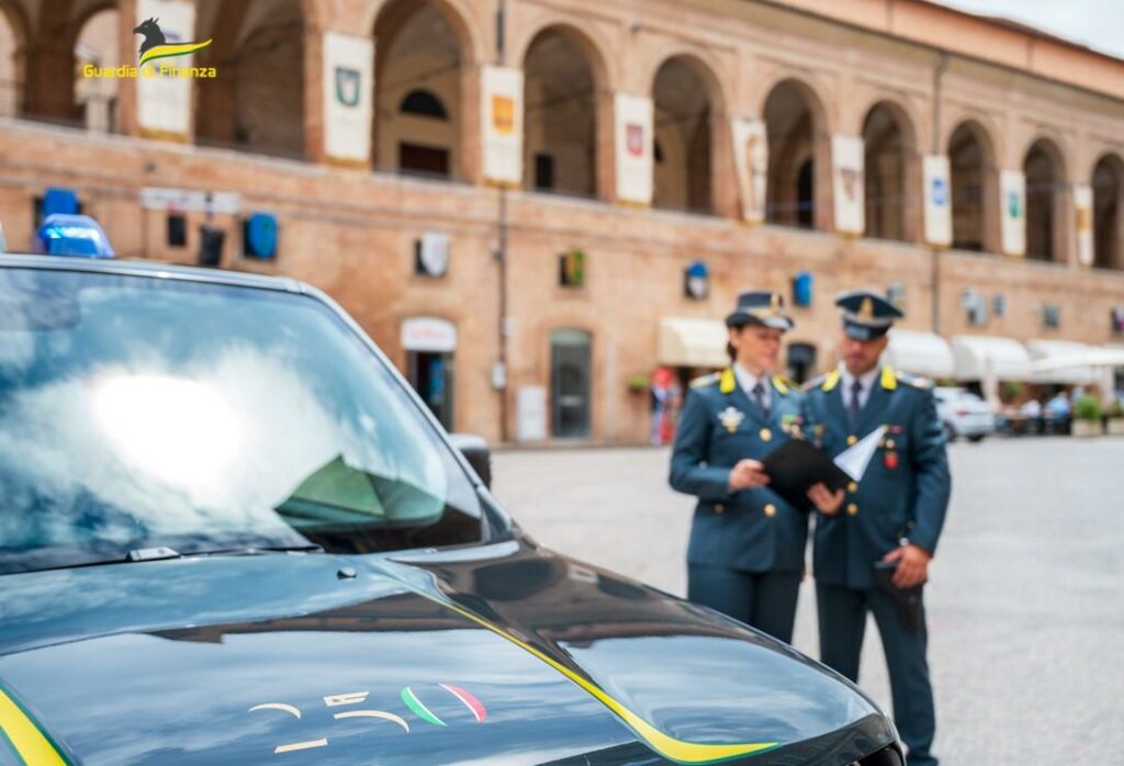 adn24 ancona | operazione fedeltà smantellata associazione per delinquere specializzata in frodi fiscali e manodopera illegale video