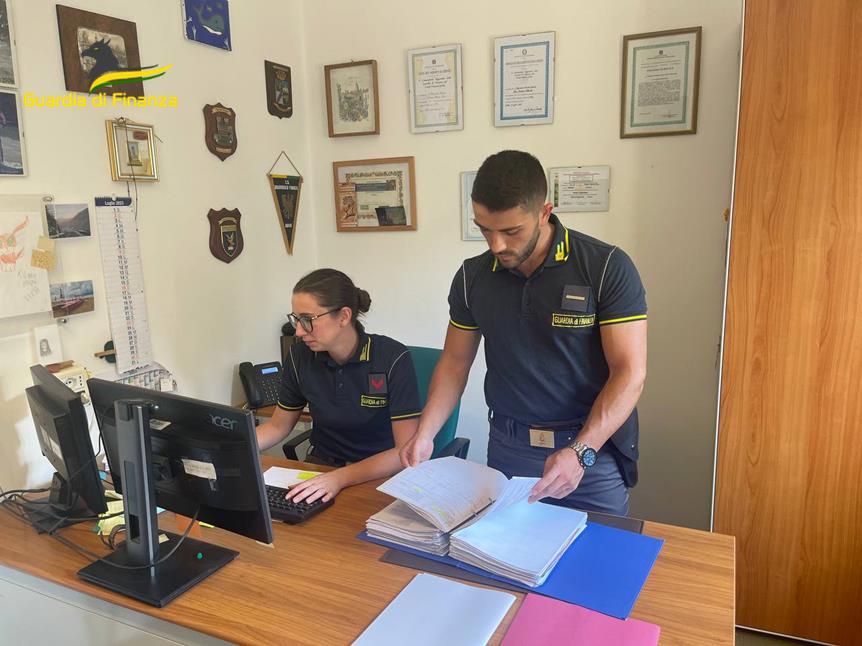 adn24 pordenone | scoperti 5 lavoratori irregolari e 21 violazioni fiscali durante eventi nel friuli occidentale