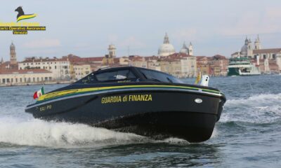 adn24 venezia | blitz della guardia di finanza sequestrati 2700 kg di vongole