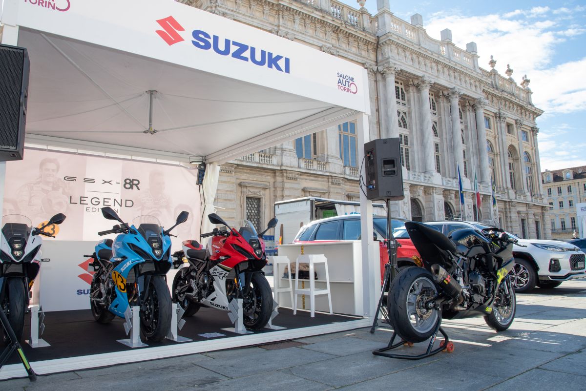 adn24 suzuki presenta le gsx 8r legend edition dedicate a quattro piloti