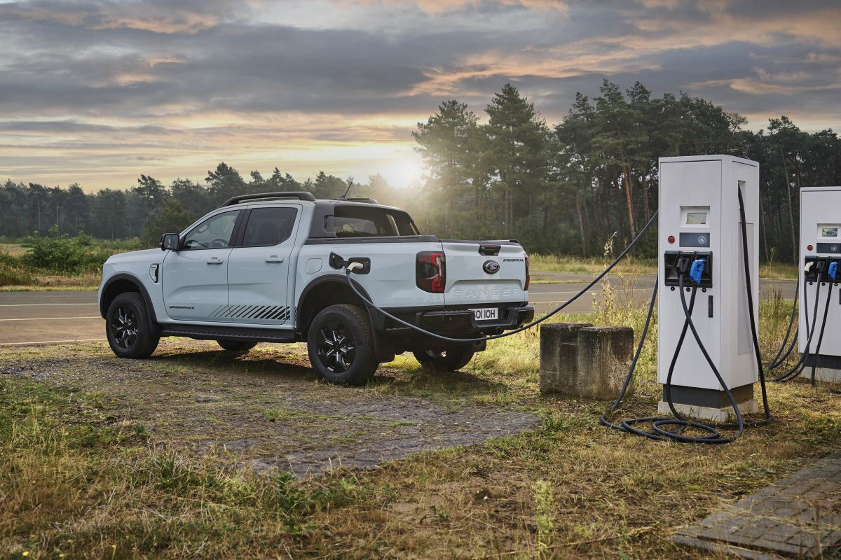 adn24 arriva il ford ranger plug in hybrid