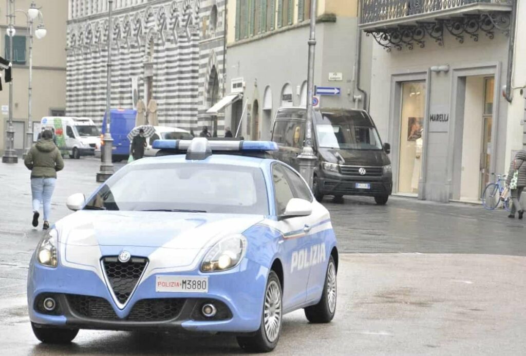 adn24 pistoia | furto di effetti personali in auto identificato e arrestato il responsabile