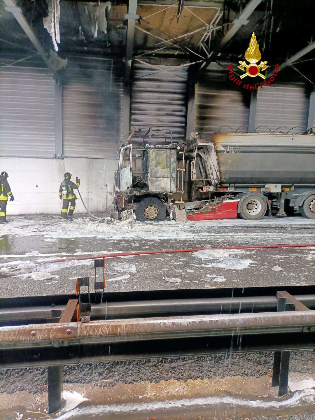 adn24 genova | chiusa lautostrada tra genova ovest e sampierdarena per un incendio in galleria