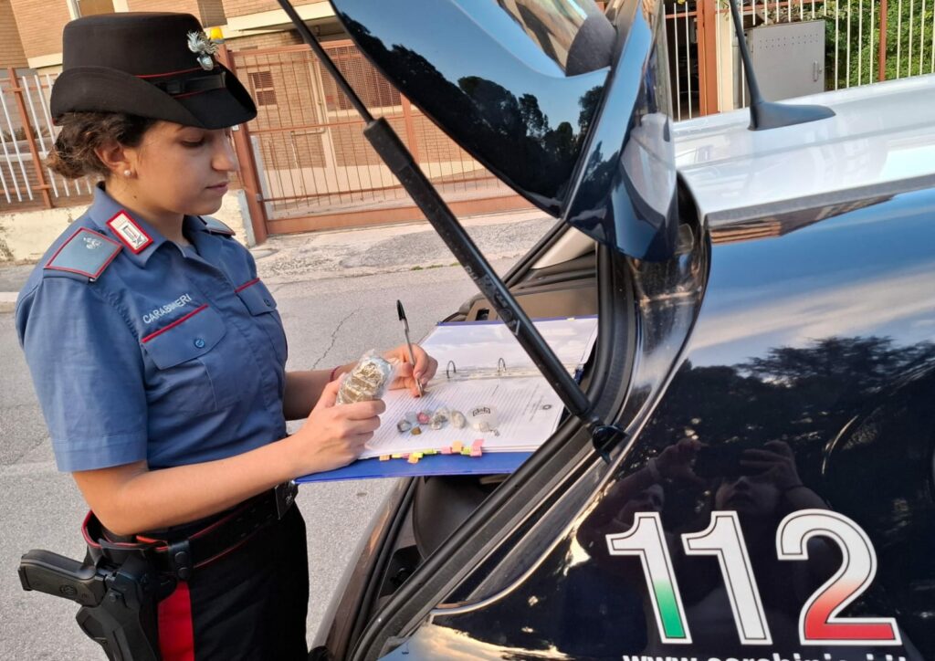 adn24 terni riconosce la bicicletta rubata intervengono i carabinieri e arrestano un 23enne per droga