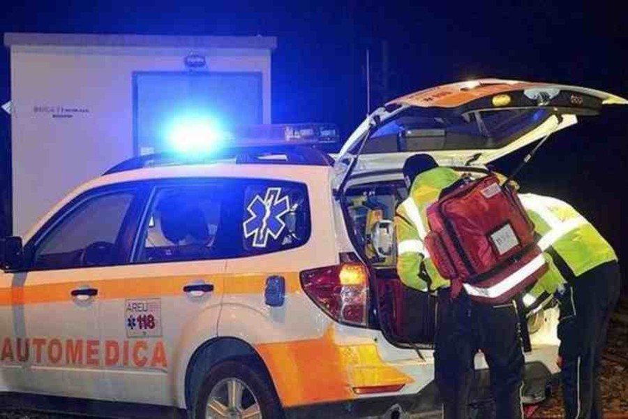 adn24 genova | diciottenne grave dopo un incidente in corso italia