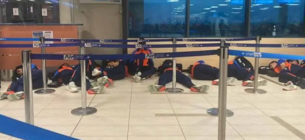 adn24 juventus next gen notte in aeroporto problemi tecnici bloccano il rientro