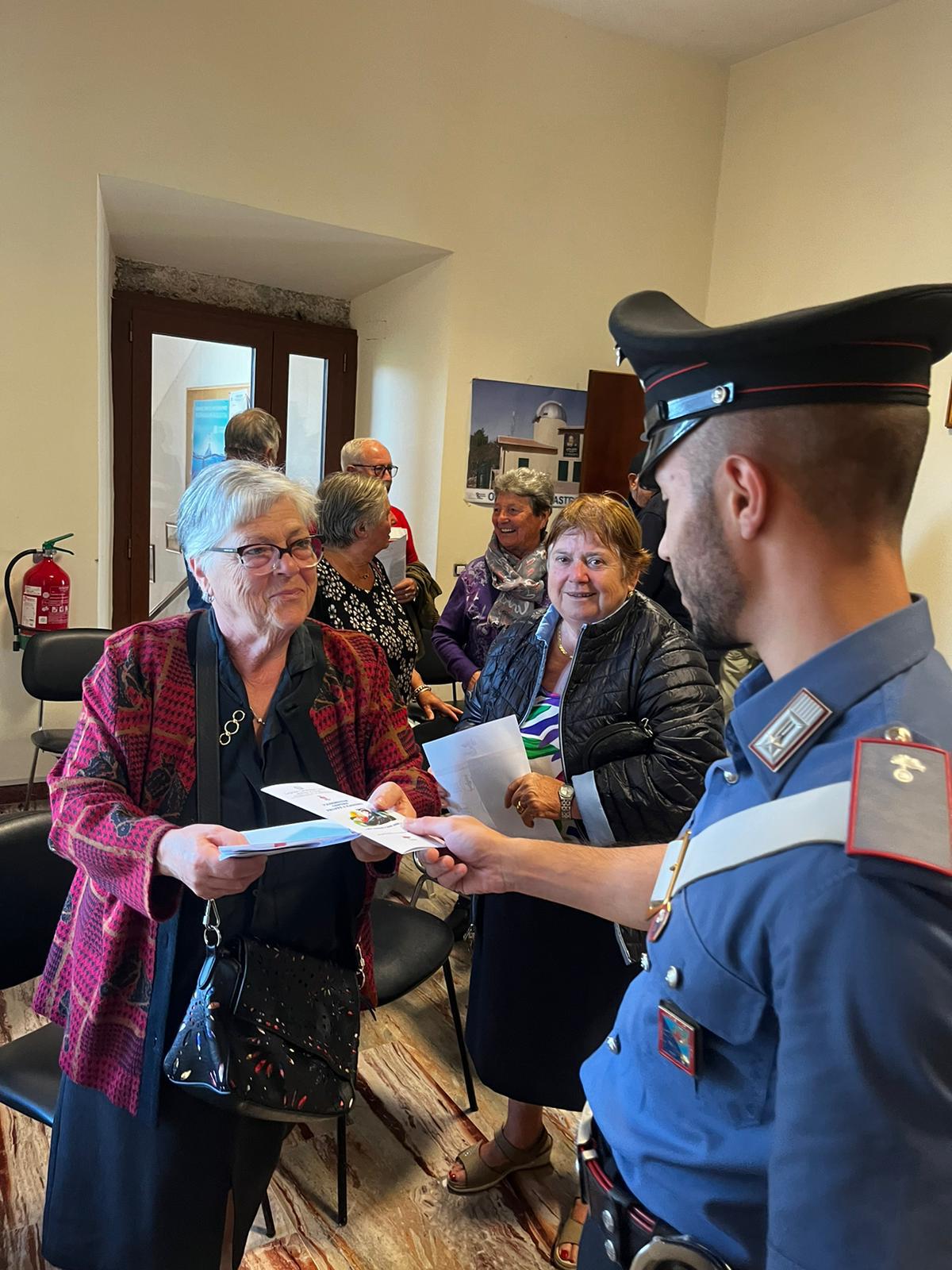 adn24 gorga i carabinieri incontrano gli anziani per contrastare le truffe consigli utili e prevenzione per la comunità