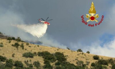 adn24 norcia | incendio in area boschiva intervento dei vigili del fuoco e mezzi aerei