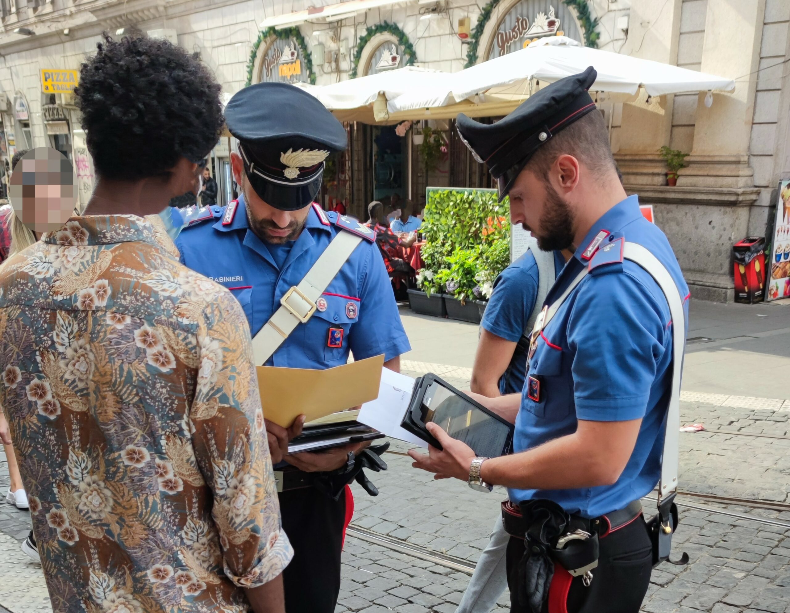 adn24 roma | controlli straordinari alla stazione termini arresti e denunce