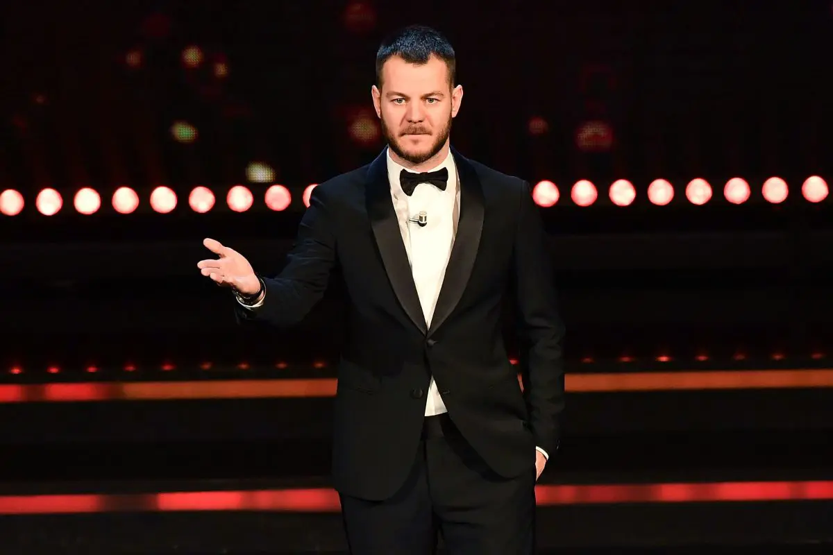 adn24 sanremo giovani 2025 alessandro cattelan sarà il conduttore