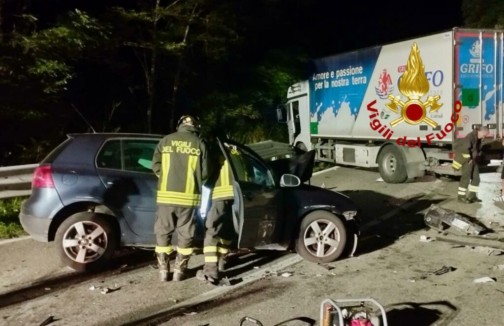 adn24 grave incidente sulla ss 685 valnerina un morto e un ferito