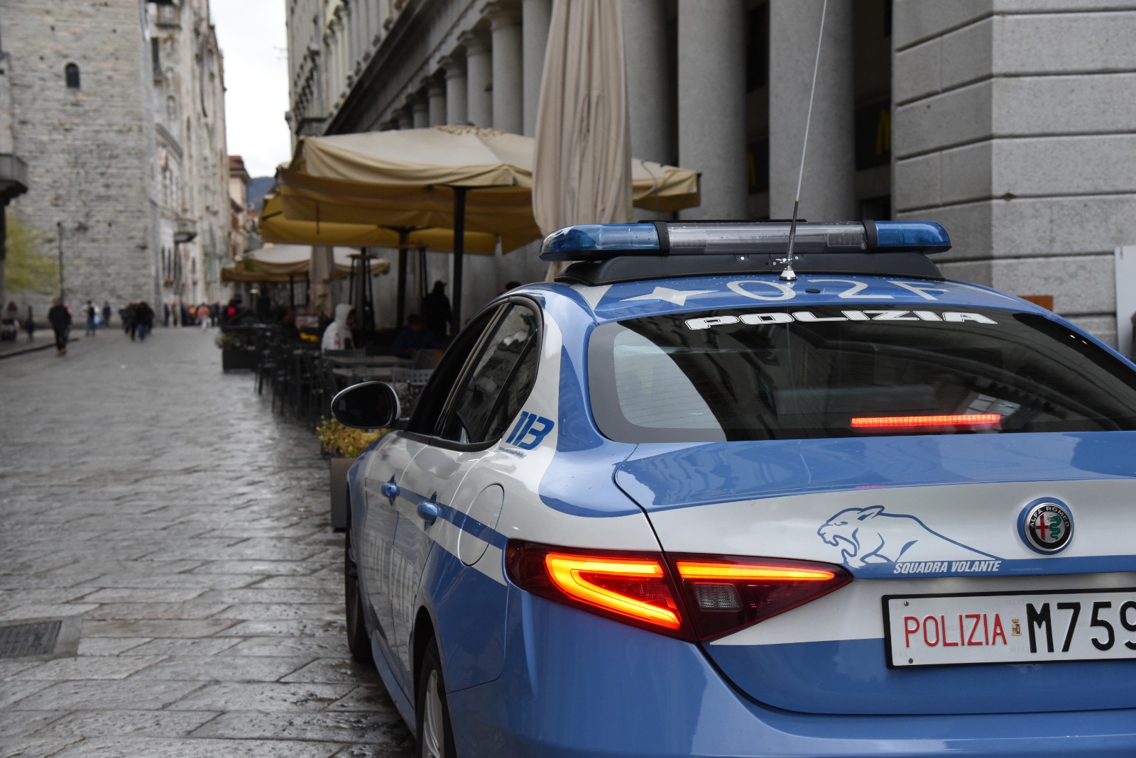 adn24 como | vendeva droga in piazza roma arrestato 18enne per spaccio di hashish