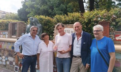 adn24 alassio sv | il campione dellinter nicola berti ha firmato la piastrella del muretto