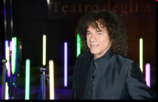 adn24 riccardo cocciante celebra cinquantanni di anima con un concerto imperdibile allarena di verona