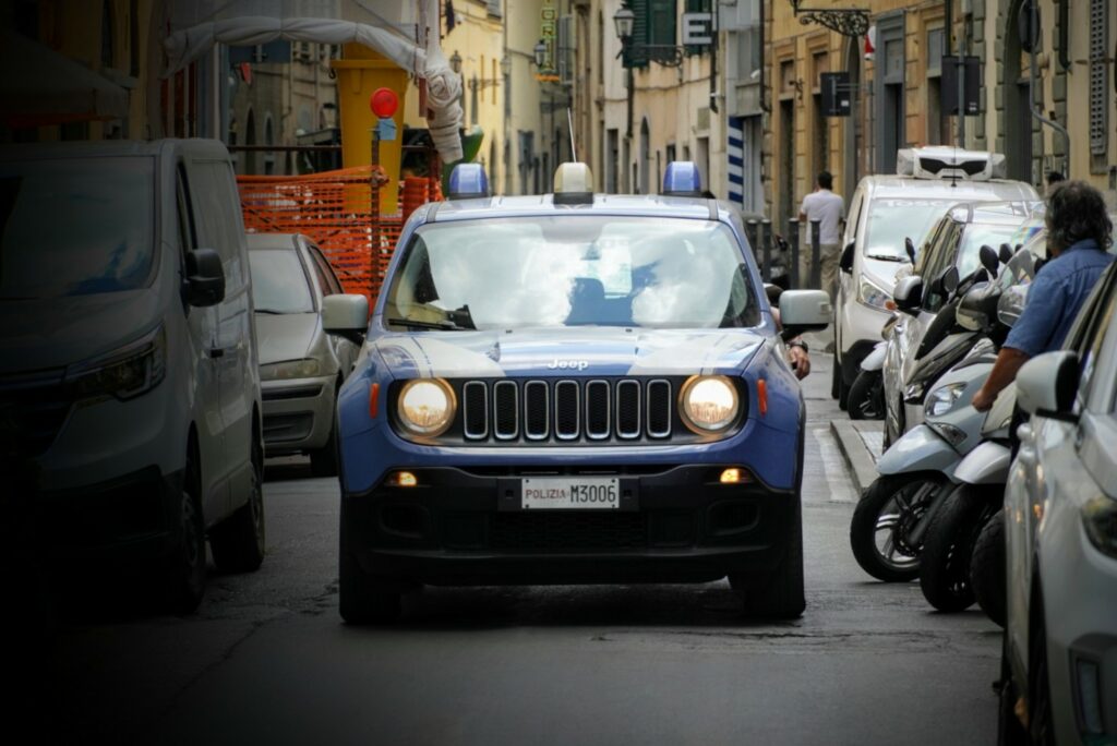 adn24 firenze | arrestato un 34enne per tentato furto in un locale di ristorazione