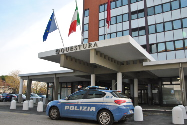 adn24 rimini | 2 giovani arrestati alla stazione per detenzione di stupefacenti sequestrati hashish cocaina e ketamina