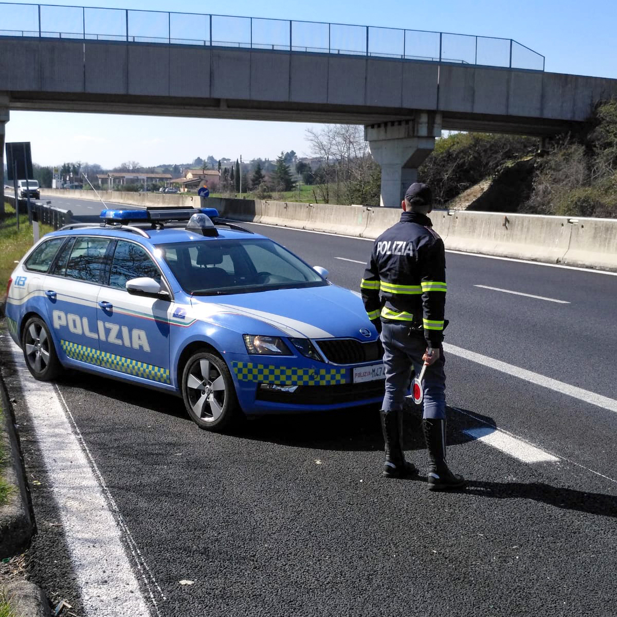 adn24 perugia | due arresti per ricettazione sequestrati camion rubati del valore di 300000 euro